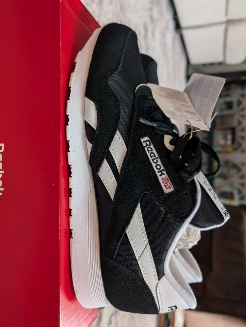 NEW w/ tags Reebok Classic Nylon Men's Size 9 Black White Sneakers 100009273